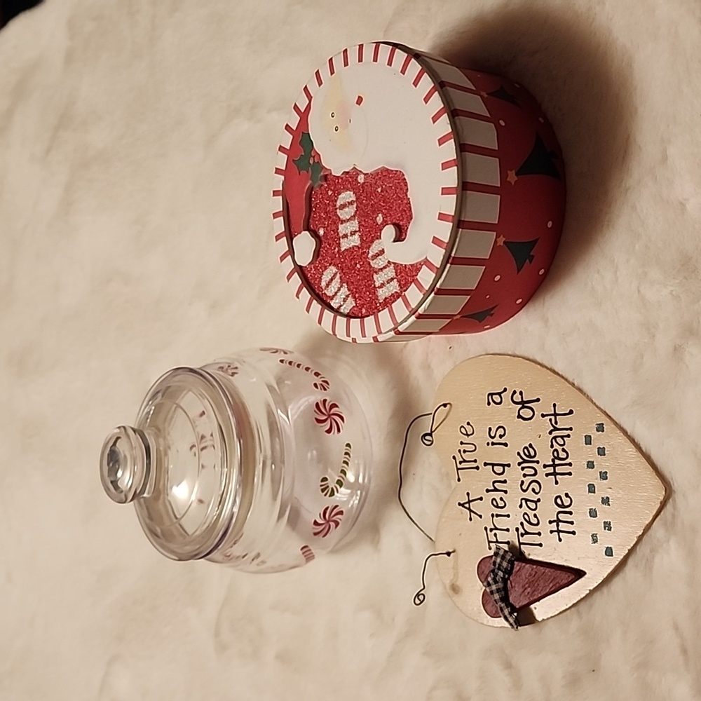 VINTAGE  CHRISTMAS DECORATIVE ITEMS  BUNDLE